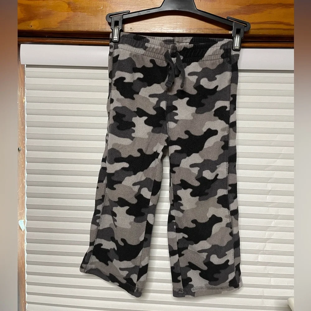 Jumping bean camo fleece pants black gray 4T straight leg lounge